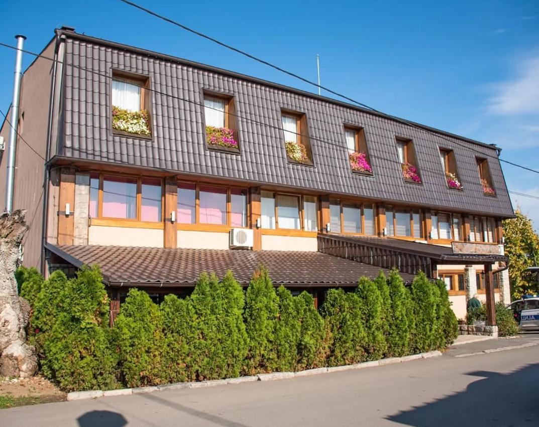Hotel "Vir" Velika Plana Dış mekan fotoğraf
